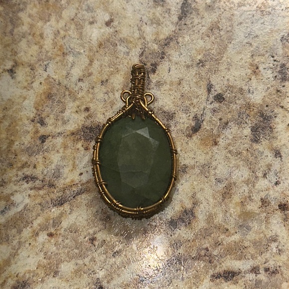 Unisex green emerald hand wrapped pendant - Picture 1 of 2